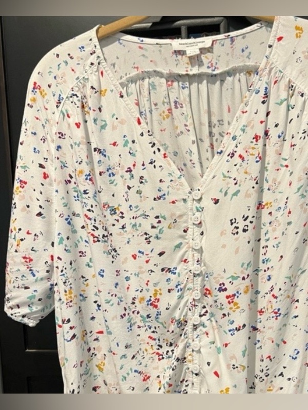 Soft & Lightweight - White Short Sleeve Top w Multicolored Design - Ties @ Hem